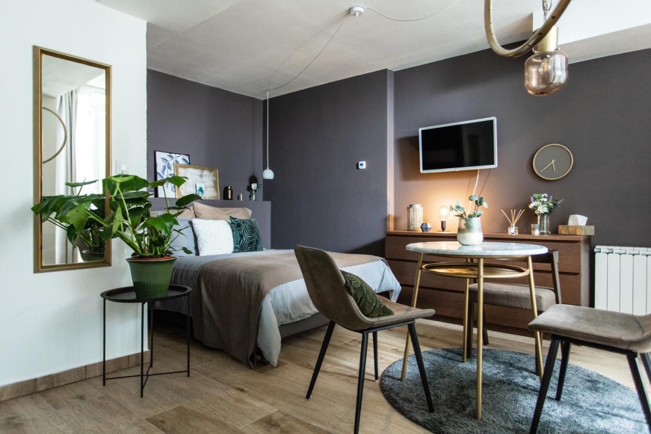 Cozy Modern In Prague's Absolute Center Praag