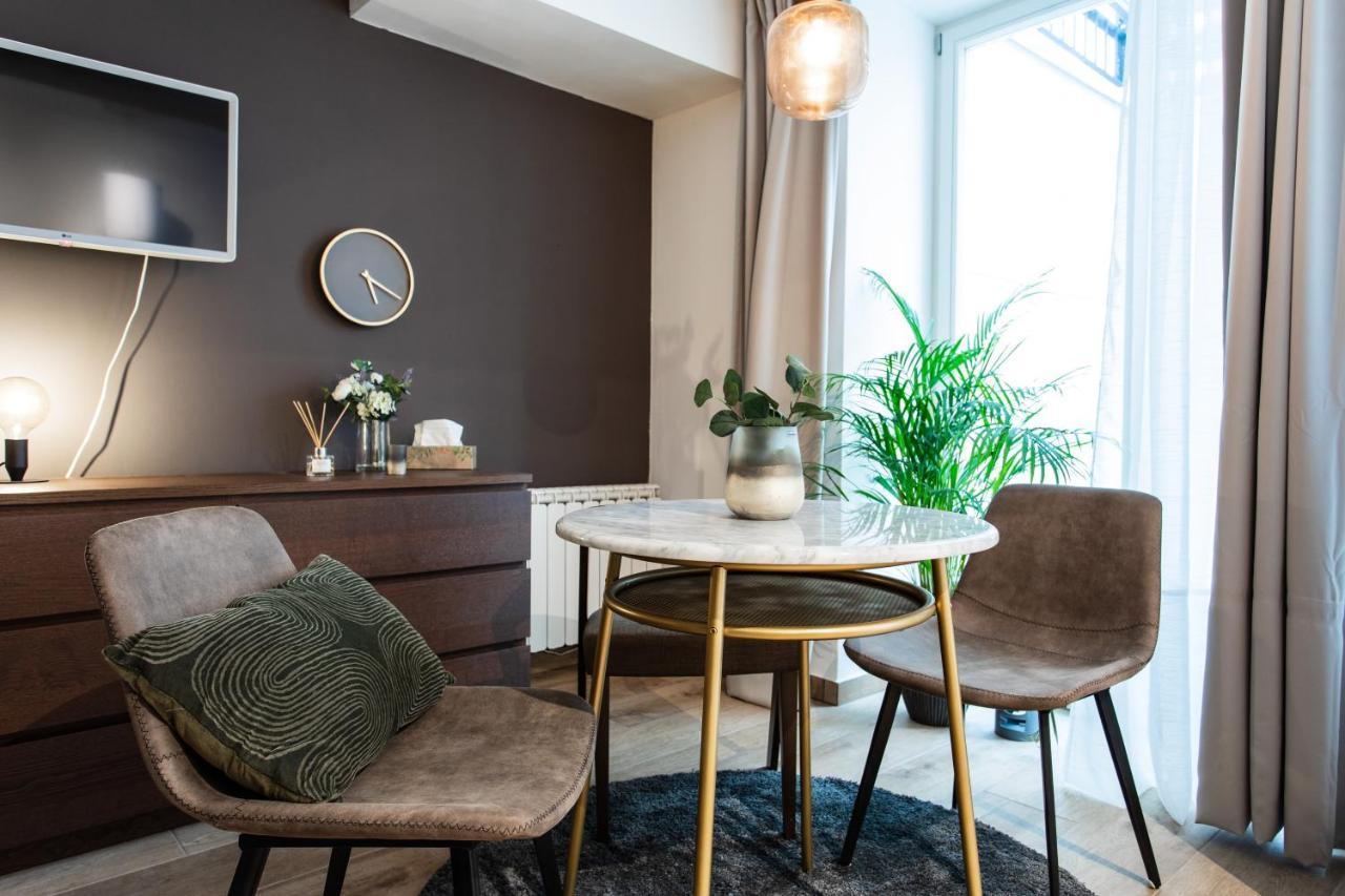 Cozy Modern In Prague's Absolute Center Praag